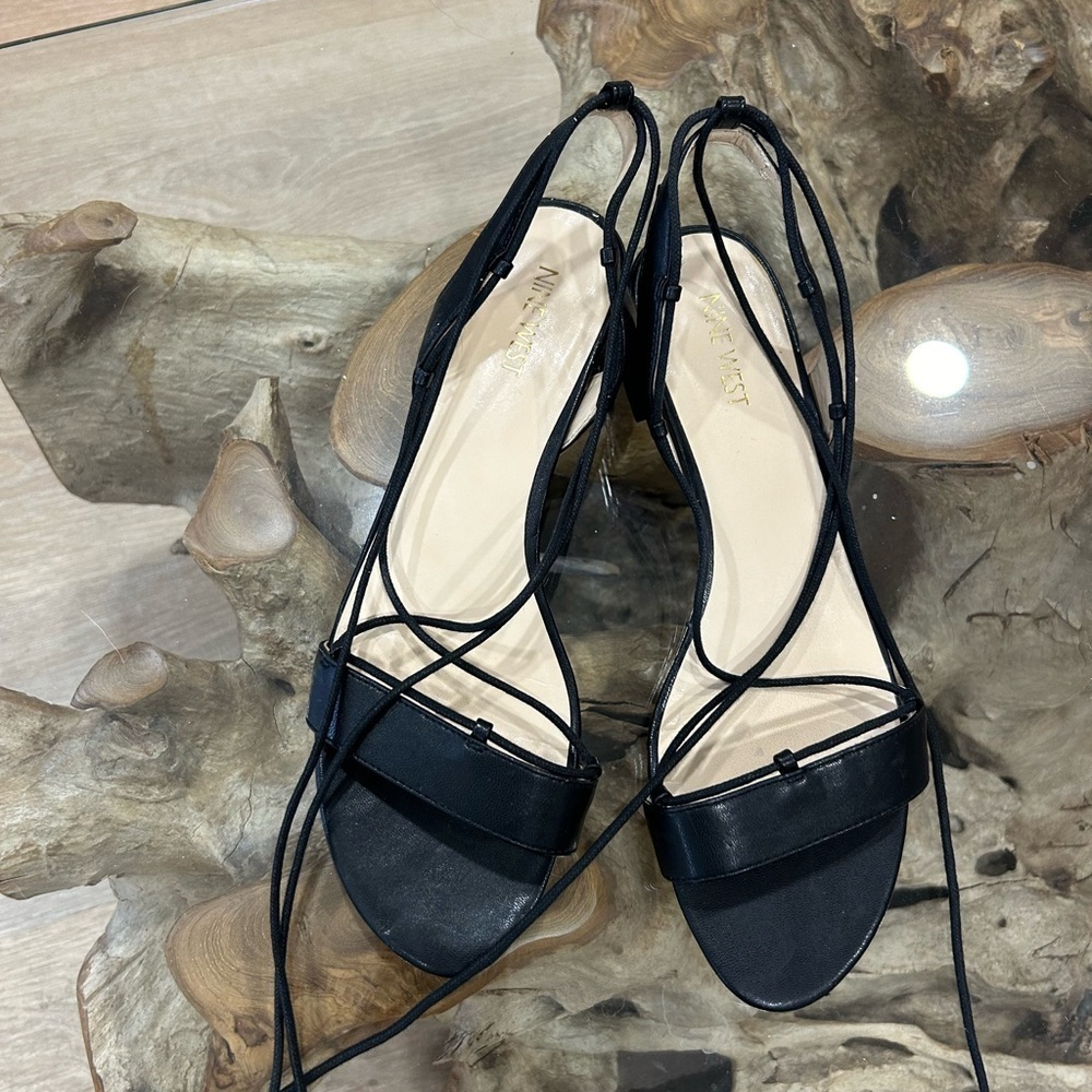 Nine West strappy black sandals - Picture 6 of 6